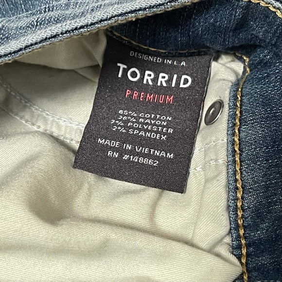 Torrid cuffed shorts - Picture 4 of 12